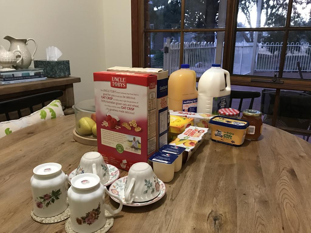 Helen'S Homestead Enfield Экстерьер фото