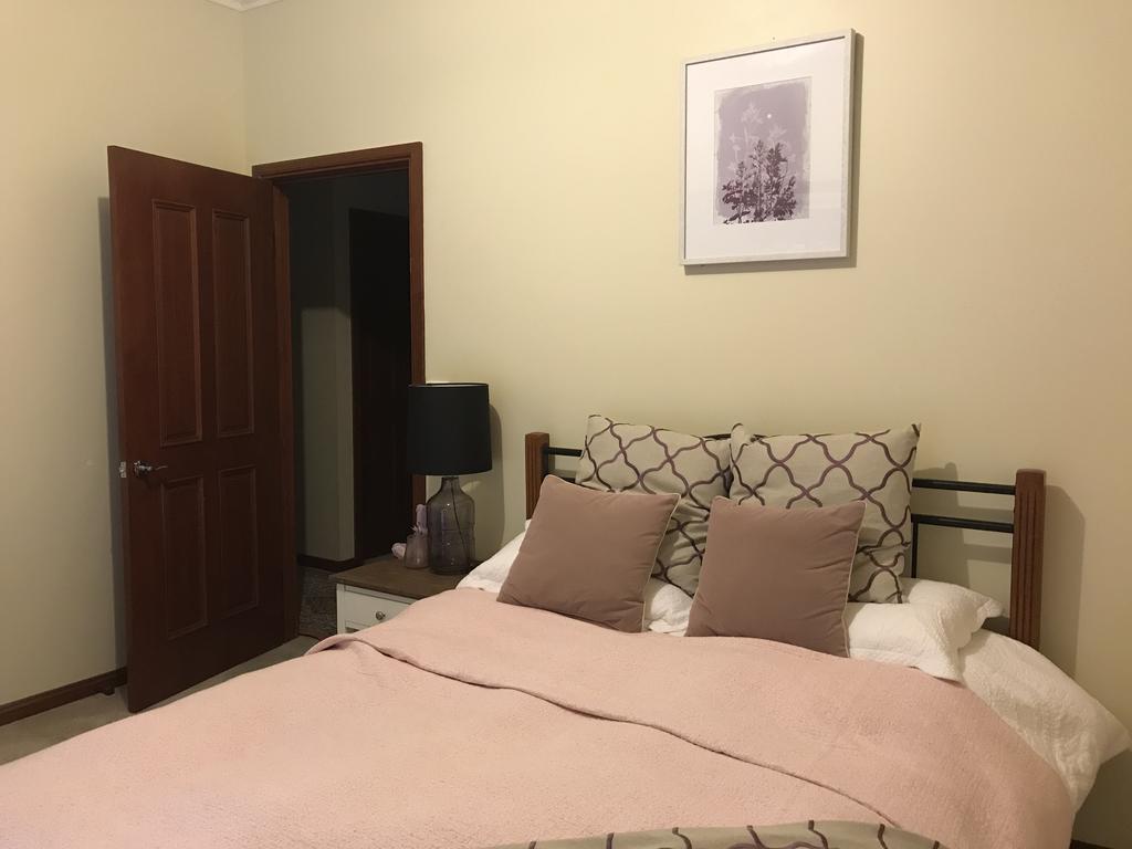 Helen'S Homestead Enfield Экстерьер фото