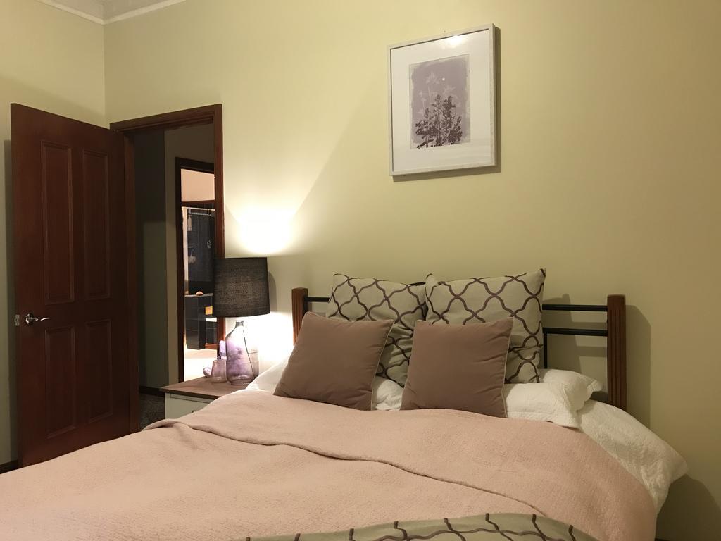 Helen'S Homestead Enfield Экстерьер фото